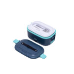 Caixa térmica azul com tampa e utensílios