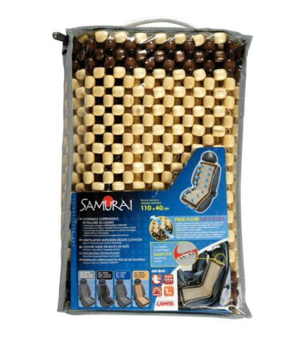 Capa para assento de carro com bolas de madeira.