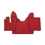 Conjunto de tapetes vermelhos para carro.
